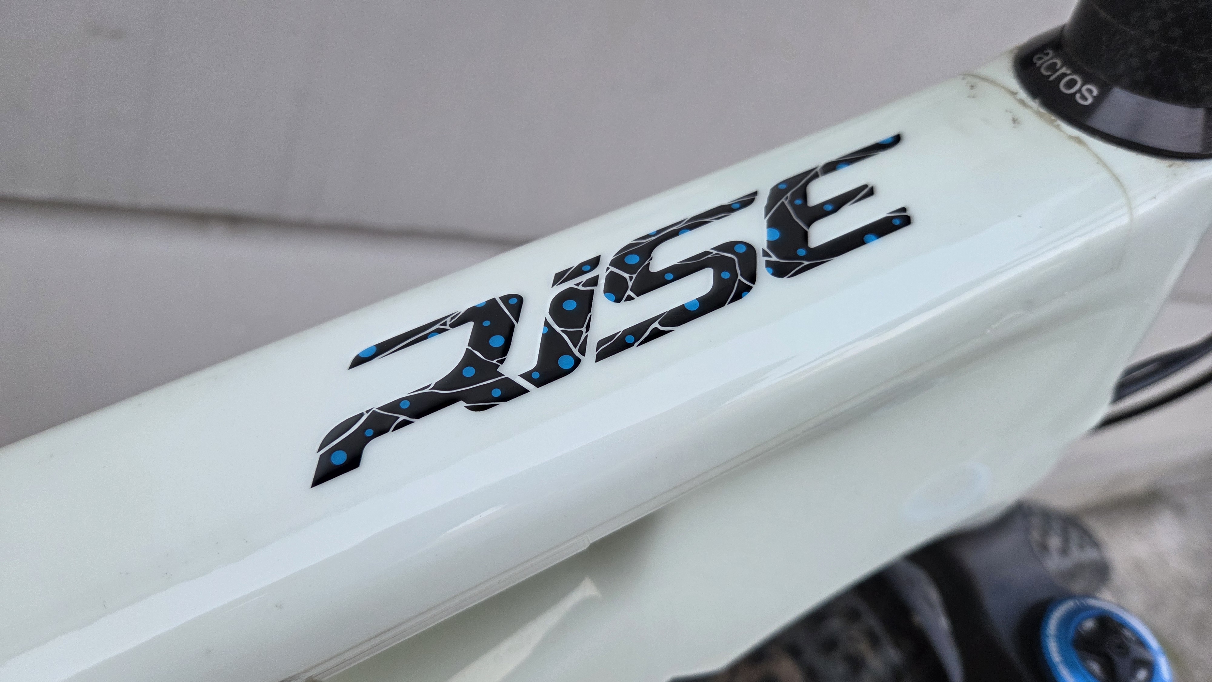 ORBEA RISE SHIMANO EP8